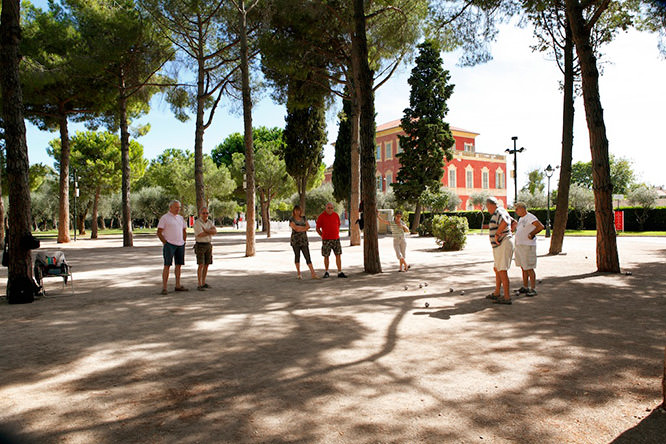 Pétanque at Matisse museum