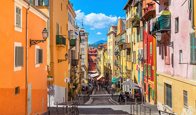 Narrow street in old tourist part of Nice