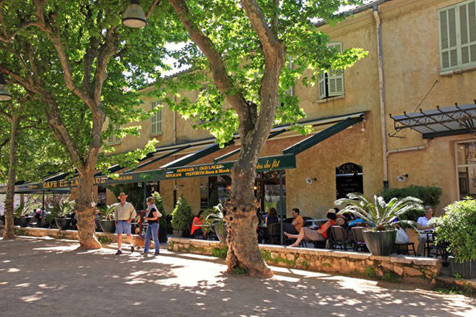 Outdoor cafe in the medieval town Saint-Paul-de-Vence