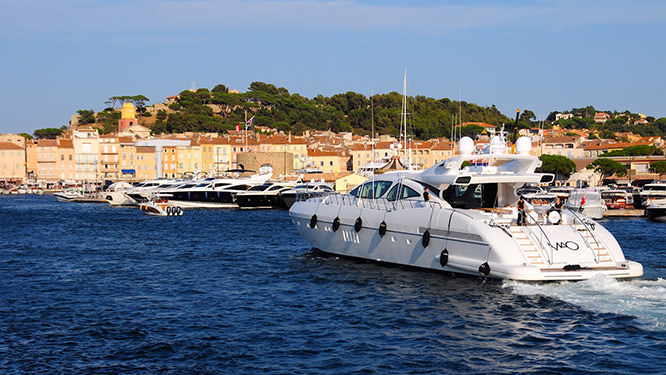 Mangusta 130 entering the port of Saint Tropez