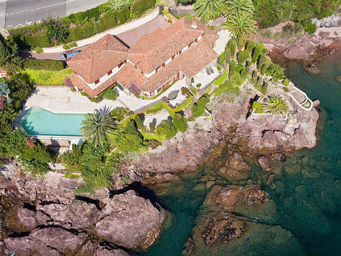 Luxurious villa in Théoule sur Mer from above French Riviera