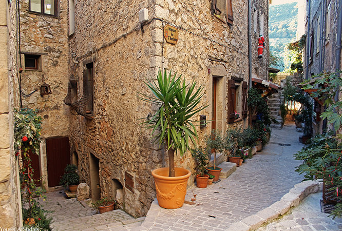 Tourrettes-sur-Loup French Riviera